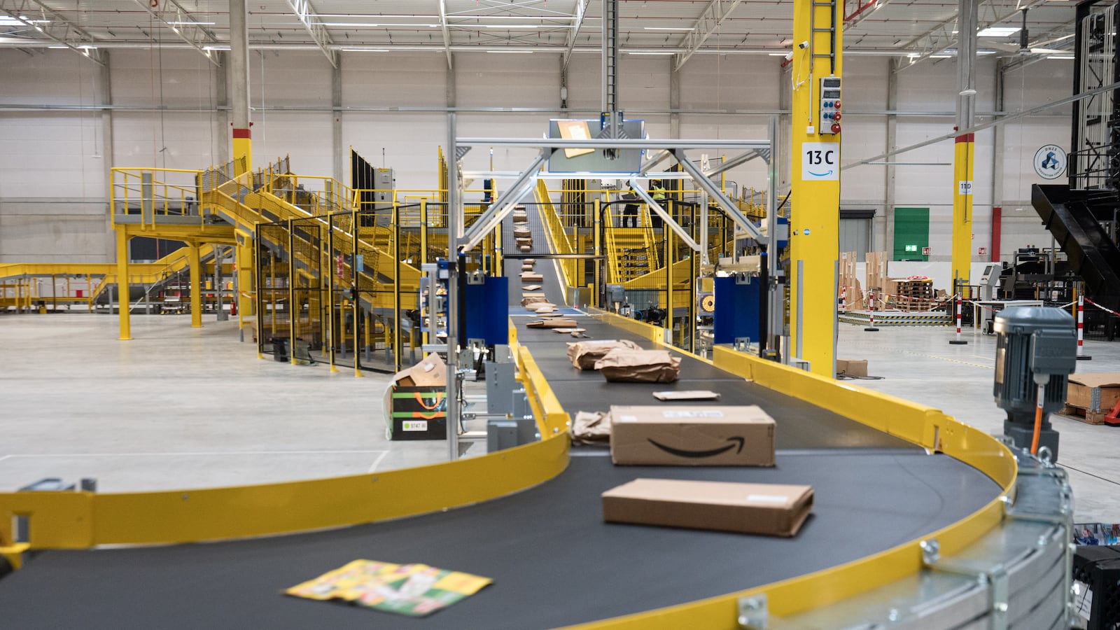 Amazon to open sorting center in Troup County, adding 1,000 jobs