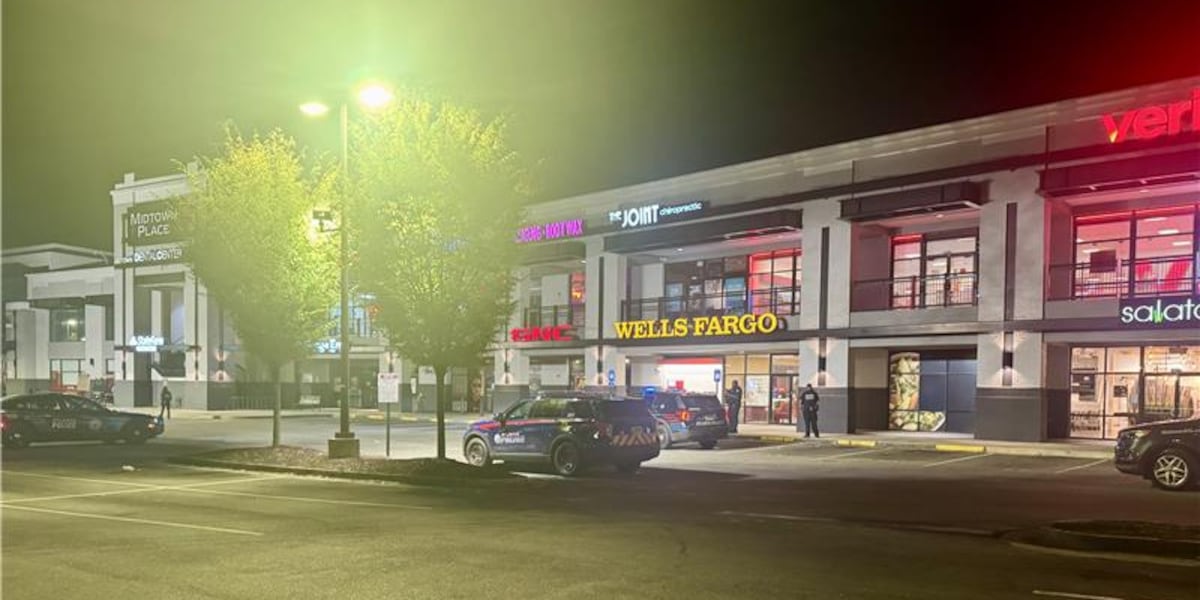 Alleged vandal arrested after trying to break into Ponce de Leon Avenue bank again, police say