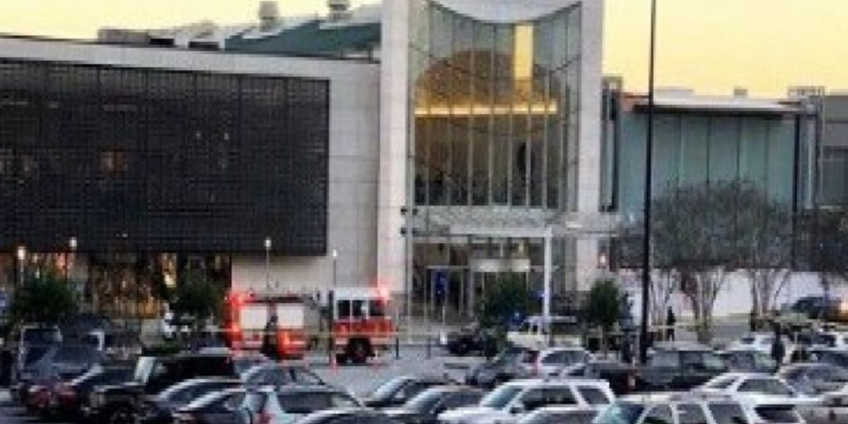 Lenox Square Mall food court to reopen Tuesday after gas leak Lenox Square Mall food court to reopen Tuesday after gas leak