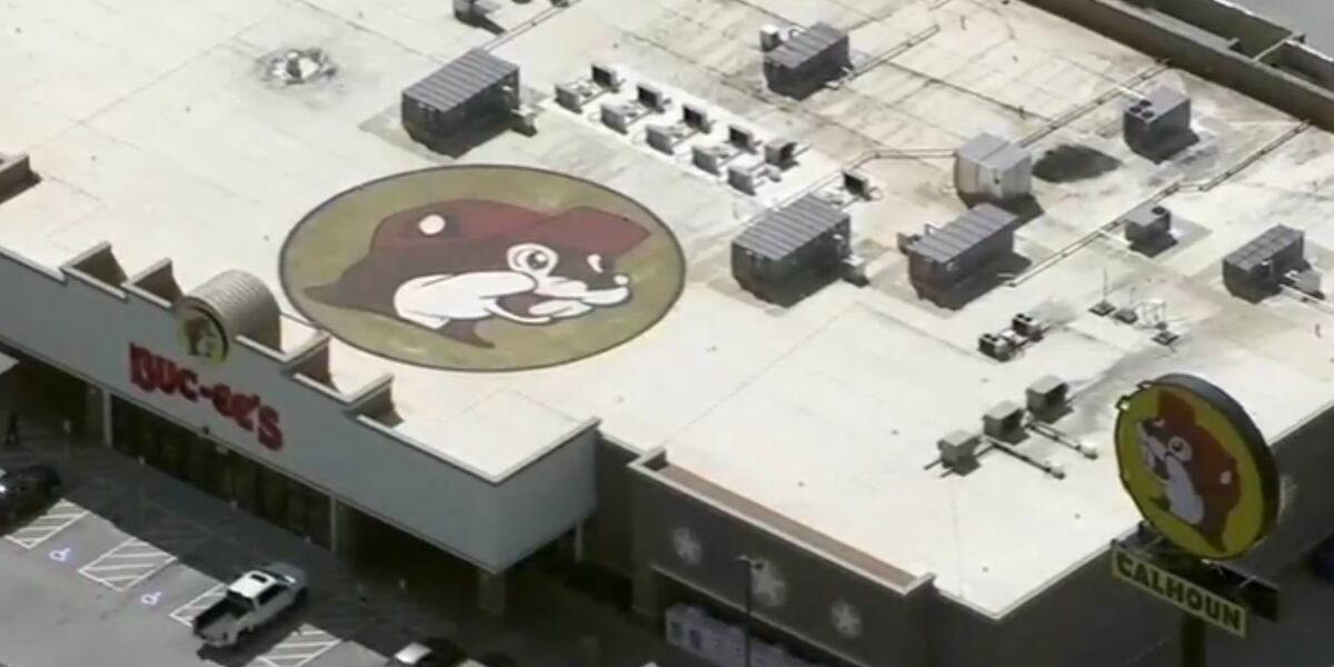 Shootout at Buc-ee’s leads to police chase Shootout at Buc-ee’s leads to police chase