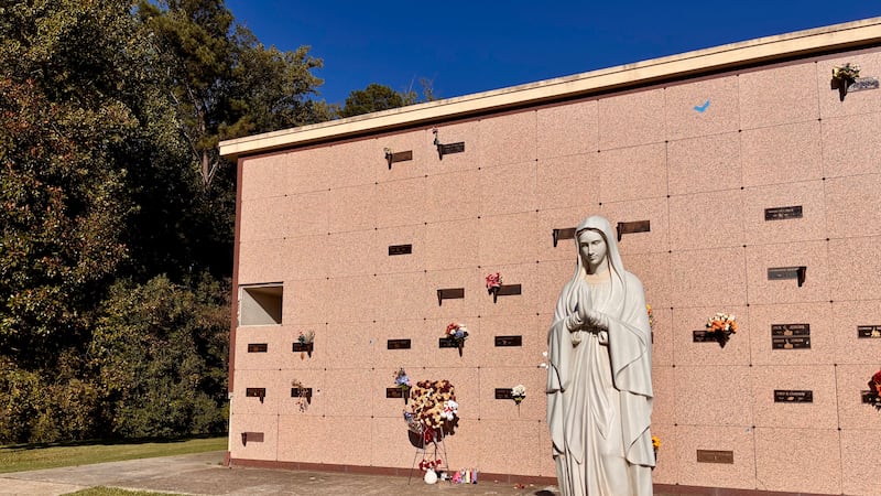 Cremated remains find new resting place at Atlanta cemetery