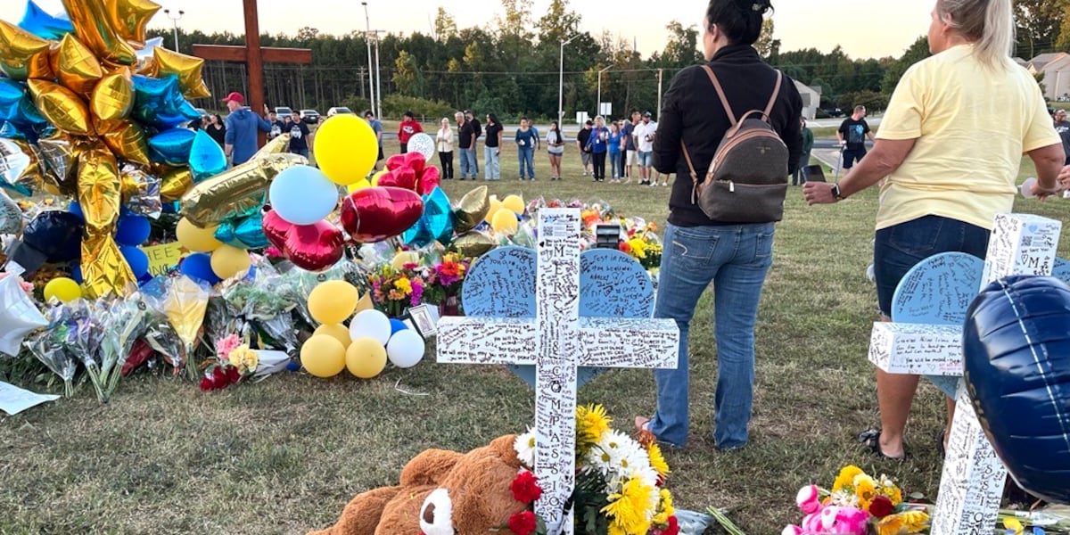 Winder community raising funds for families of Apalachee High School