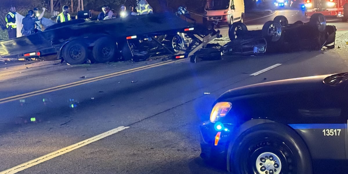 1 dead in overnight Decatur car crash, police say