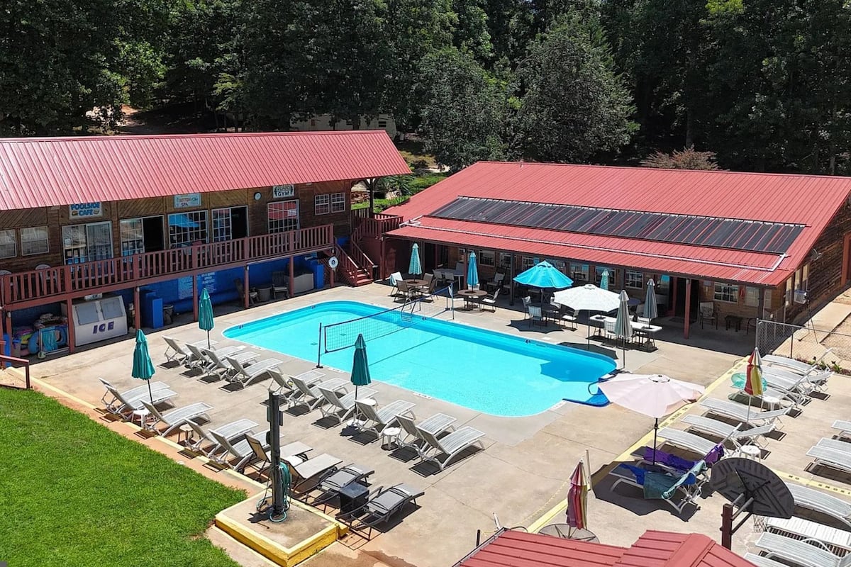 nudist ギャラリー Serendipity Park nudist resort in Georgia for sale | Photos