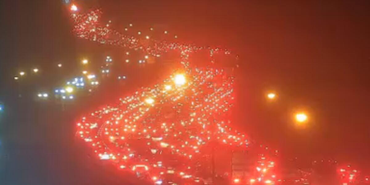 Image for All I-/ northbound lanes closed due to police activity