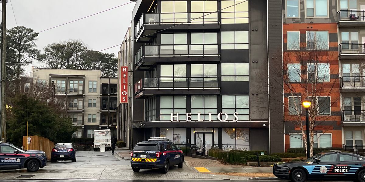 Police investigating incident at northeast Atlanta apartment building Police investigating incident at northeast Atlanta apartment building