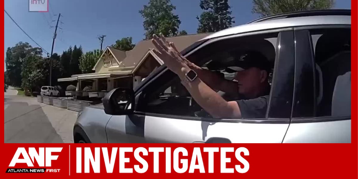 Flock worker calls police on investigator filming public camera installation