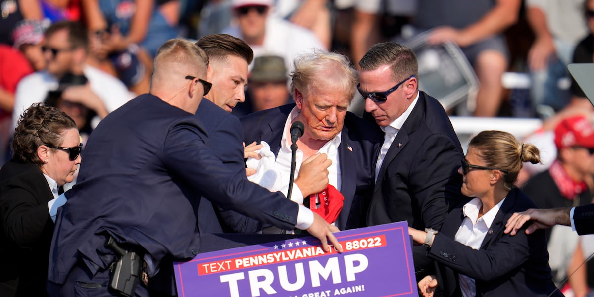 Cell Phones At Rnc Rally Trump arrives in Milwaukee for RNC while FBI investigates rally attack ...