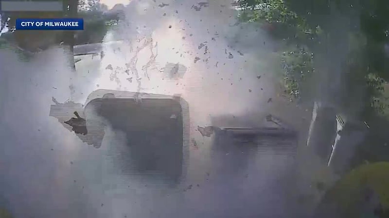 Improperly disposed oxygen tanks exploded in a garbage truck and injured a sanitation worker.