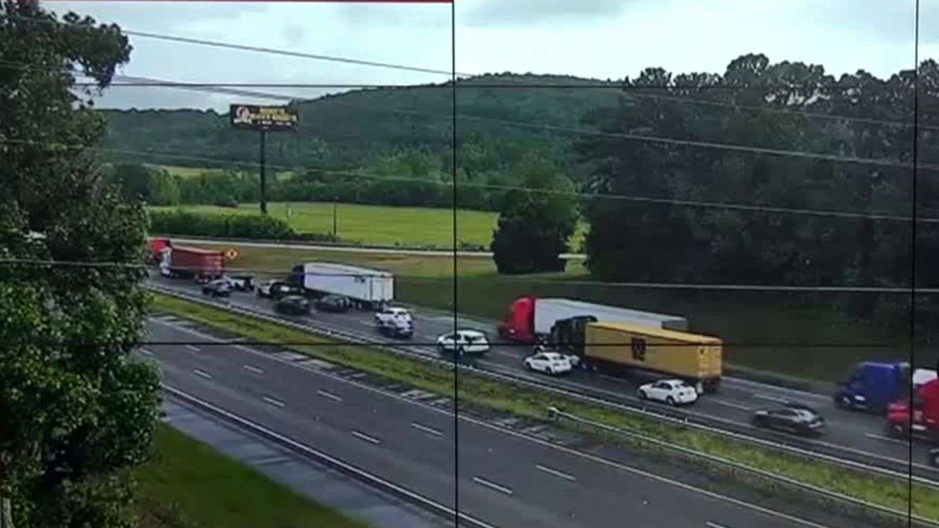 3 killed in crash on I-75 in Bartow County