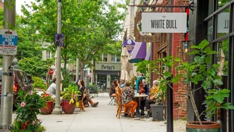 98-year-old Atlanta woman continues to make waves in the running world